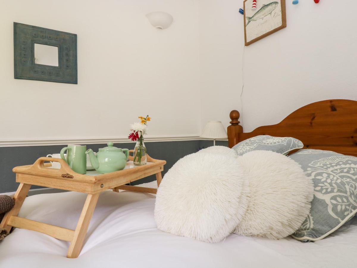 Little Beach House Сейнт Остел Екстериор снимка